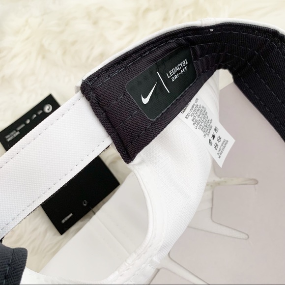 NIKE Hat Heritage 86 SnapBack Cap Dri Fit NWT - Picture 3 of 5